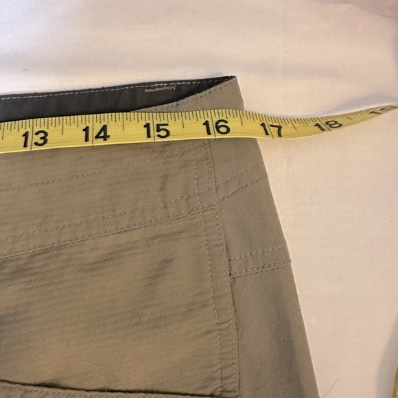 Kuhl Men's Tan Cargo Shorts - Picture 5 of 6